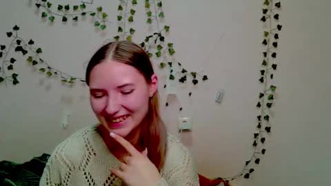 _kikiclark_ online show from 11-15-25, 10:37