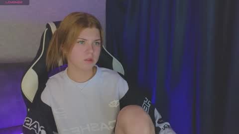 Snapshot of _kirieshka chatting on 10-13-25, 03:34 Molly Emily online show from 10-13-25, 03:34