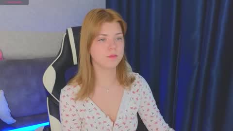 Snapshot of _kirieshka chatting on 11-09-25, 06:23 Molly Emily online show from 11-09-25, 06:23