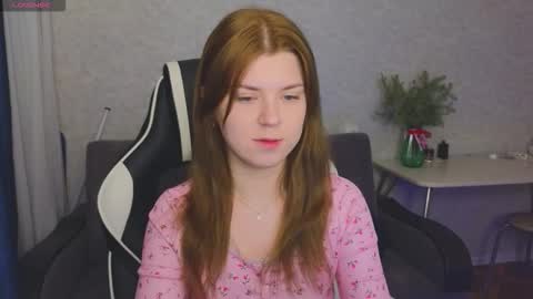 Snapshot of _kirieshka chatting on 12-17-25, 11:11 Molly Emily online show from 12-17-25, 11:11