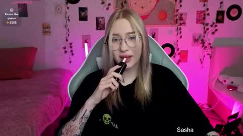 Snapshot of _kitekat_ chatting on 10-29-25, 07:43 _kitekat_ online show from 10-29-25, 07:43