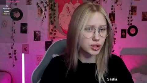 Snapshot of _kitekat_ chatting on 10-31-25, 10:38 _kitekat_ online show from 10-31-25, 10:38