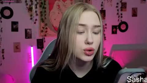 Snapshot of _kitekat_ chatting on 11-20-25, 10:04 _kitekat_ online show from 11-20-25, 10:04