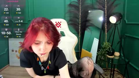 Snapshot of _l_o_r_r_y_ chatting on 11-06-25, 01:45 _l_o_r_r_y_ online show from 11-06-25, 01:45