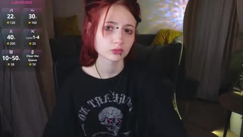 Snapshot of _l_o_r_r_y_ chatting on 11-17-25, 02:01 _l_o_r_r_y_ online show from 11-17-25, 02:01