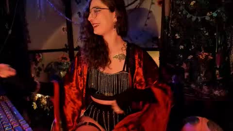 Lady Luna online show from 10-11-25, 12:10