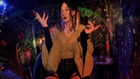 Snapshot of _lady_luna_ chatting on 11-27-25, 12:24 Lady Luna online show from 11-27-25, 12:24