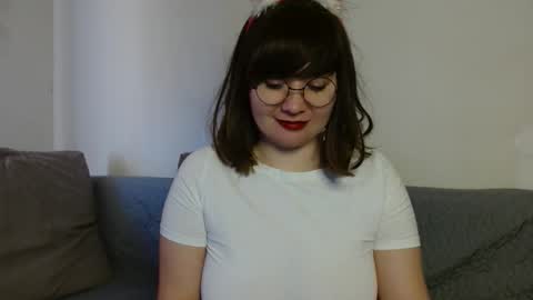 Snapshot of _lalilu_ chatting on 12-30-24, 10:32 _lalilu_ online show from 12-30-24, 10:32