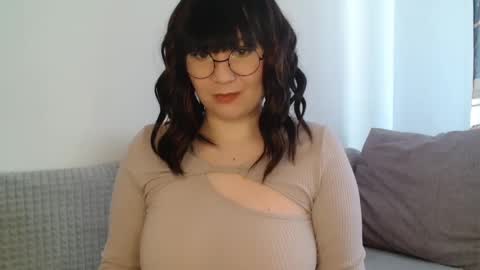 Snapshot of _lalilu_ chatting on 02-14-25, 12:03 _lalilu_ online show from 02-14-25, 12:03