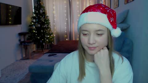 _lalune_ online show from 12-15-24, 09:03