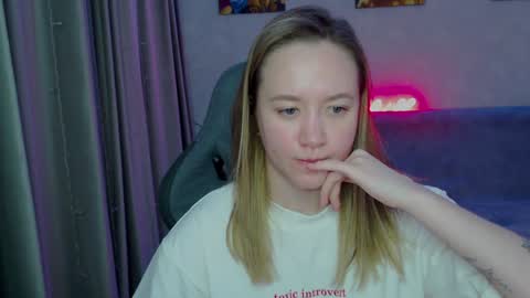 _lalune_ online show from 01-22-25, 09:54