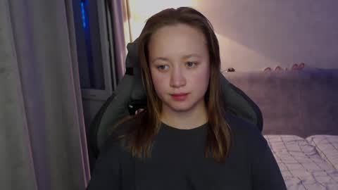 _lalune_ online show from 09-21-25, 05:58