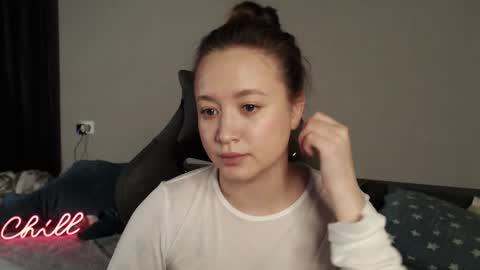 _lalune_ online show from 11-25-25, 09:04