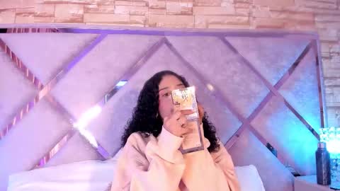 Lanna  online show from 10-24-25, 10:55