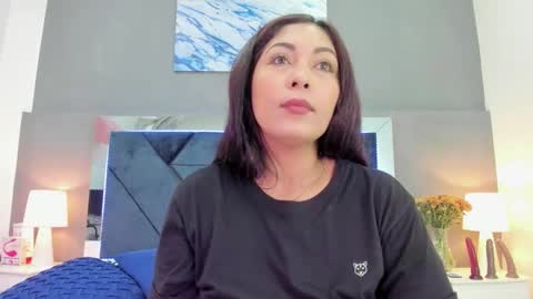 Lauralove online show from 10-15-25, 04:29