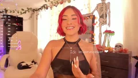 Laura online show from 10-29-25, 07:04