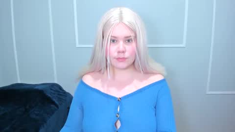 Snapshot of _leana_oo chatting on 11-26-25, 02:18 leana online show from 11-26-25, 02:18