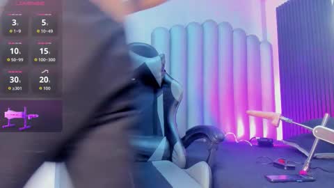 _leohot_ online show from 10-30-25, 04:03