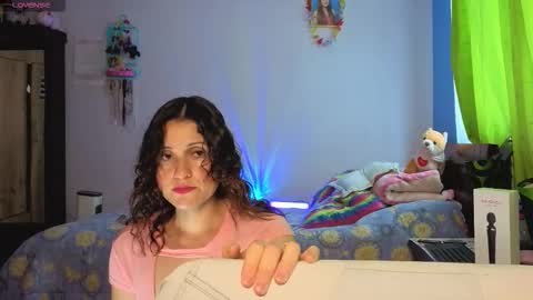 Snapshot of _lindasy_ chatting on 11-19-25, 02:39 Lindasy online show from 11-19-25, 02:39