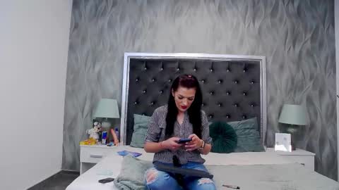 Snapshot of _lissa_ann_ chatting on 01-28-25, 07:00 Lisa online show from 01-28-25, 07:00