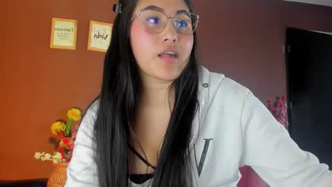 Ivy 3 online show from 11-22-25, 07:02