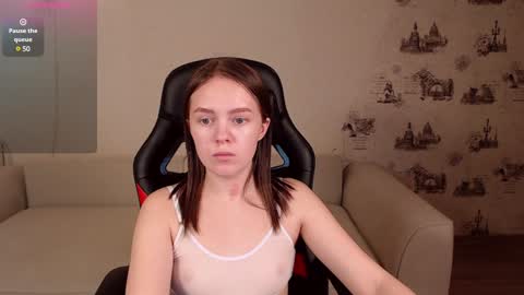  My name is lina Lush is activePrivate is Open online show from 01-31-25, 05:19