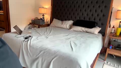 Little Wolfie online show from 12-16-24, 04:49