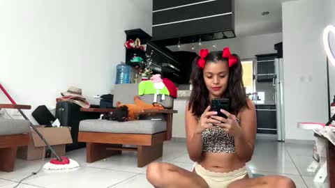 Little Wolfie online show from 09-08-25, 04:50