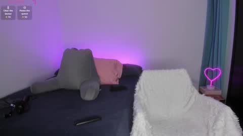   online show from 11-08-25, 09:35