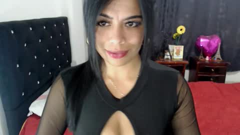 QUEEN online show from 11-12-25, 01:28