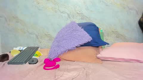 Maddy online show from 02-11-25, 06:11