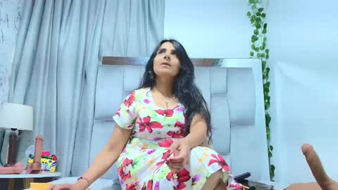 _marcela__ online show from 10-15-25, 12:38