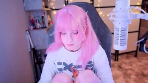 Mariko online show from 11-16-25, 03:06