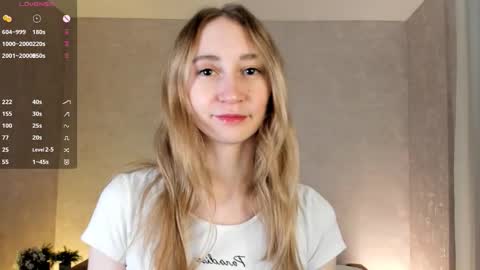  Gwen  online show from 10-14-25, 03:07