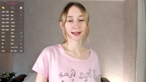  Gwen  online show from 10-25-25, 02:41