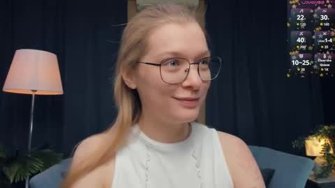 Elva and Kate  online show from 11-09-25, 11:08