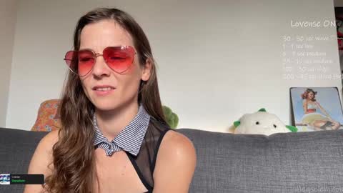 Snapshot of _meg chatting on 11-10-25, 01:54 Meg online show from 11-10-25, 01:54