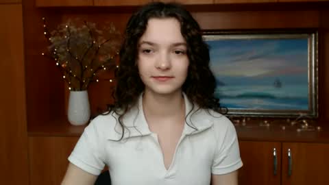 Susie online show from 12-11-24, 01:17
