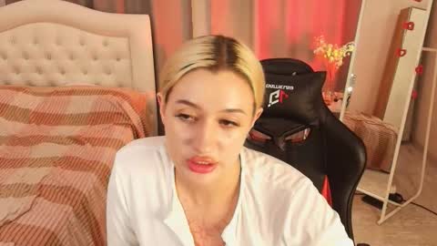 Snapshot of _melanykink chatting on 10-10-25, 04:28 Melany online show from 10-10-25, 04:28