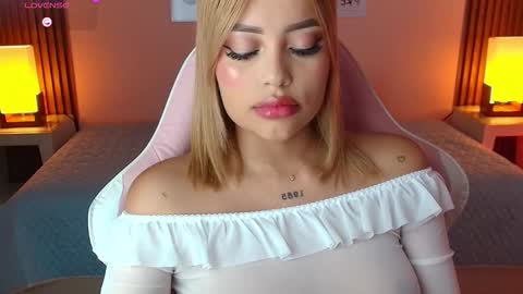 Snapshot of _meliblue chatting on 11-14-25, 07:56 Meli online show from 11-14-25, 07:56