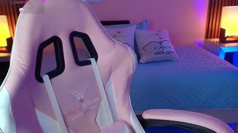 Snapshot of _meliblue chatting on 11-18-25, 07:18 Meli online show from 11-18-25, 07:18