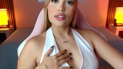 Snapshot of _meliblue chatting on 11-25-25, 08:20 Meli online show from 11-25-25, 08:20