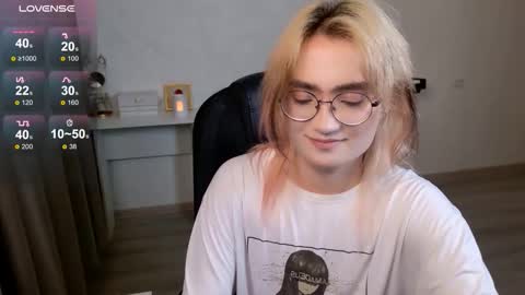 Snapshot of _meow_neko_ chatting on 11-09-25, 08:29 _meow_neko_ online show from 11-09-25, 08:29