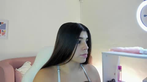 Snapshot of _mia_blue_18_ chatting on 03-01-26, 01:46 MIa blue 18 online show from 03-01-26, 01:46