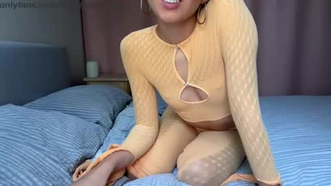 Mia Magdalena online show from 10-02-25, 04:03