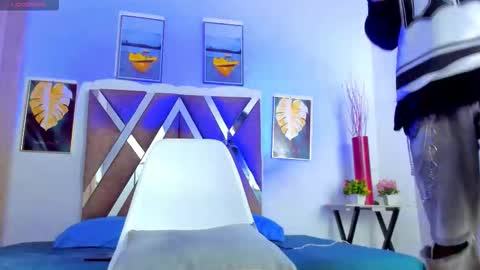 Snapshot of _miguel7w7 chatting on 11-30-25, 01:37 miguel tomorrow from 200 pm Colombia to 1000 pm online show from 11-30-25, 01:37