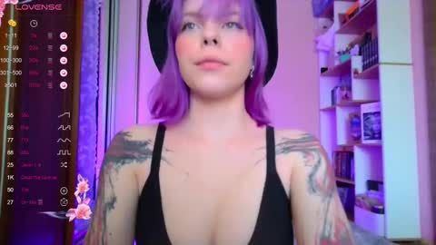 Kate online show from 03-10-25, 10:59
