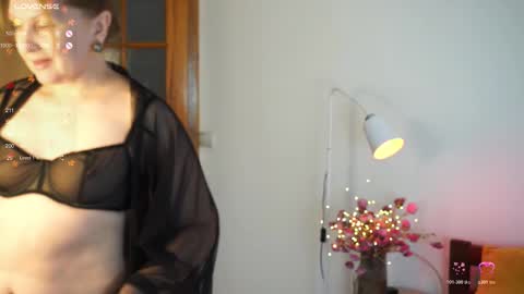 _million_dollarsmile online show from 11-24-25, 01:11