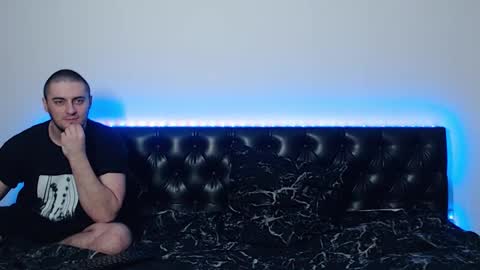 mikey and mia online show from 10-11-25, 07:01