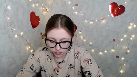 Snapshot of _miraterri_ chatting on 03-04-25, 10:57 Mira online show from 03-04-25, 10:57